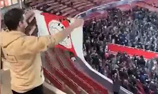 Thumbnail for article: Ajax-fan krijgt bomvol PSV-vak met één liedje op de kast in Emirates Stadium