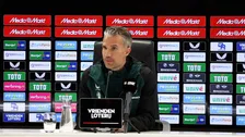 Thumbnail for article: Van Persie gaat in op werkwijze en noemt Van Gaal: 'Soms even slikken'