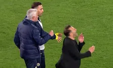 Thumbnail for article: Bizar: Chaos op het veld, Mourinho knijpt Gala-trainer vol in het gezicht