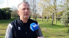 Thumbnail for article: Van den Brom prijst Vitesse-spelers: 'Dat is waar ik het meest trots op ben'
