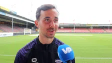 Thumbnail for article: 'Aardig rechterkantje' bij Go Ahead Eagles: 'Op het veld maakt de taal niet uit'