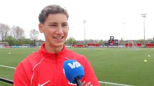 Thumbnail for article: Van Bommel kreeg geen advies van vader en trainer: 'Winnend afsluiten'