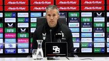 Van Persie geeft update over blessures bij Feyenoord: 'Die is er voorlopig uit..'