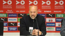 Thumbnail for article: Grote bewondering bij Bosz: 'Dan laat ik m'n vrouw niet in de buurt komen...'