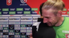 Thumbnail for article: Unnerstall en Van Bommel dollen na de wedstrijd: ‘Oudjes mogen eerst'