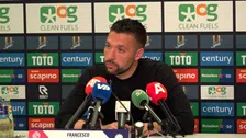 Thumbnail for article: Zichtbaar teleurgestelde Farioli krijgt prangende vraag: 'Geloof je er nog in?'