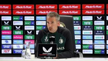 Thumbnail for article: Van Persie verwelkomt drie geblesseerden terug: 'Bij hem moeten we dat bekijken'
