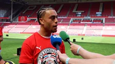 Thumbnail for article: Dest wijst naar 'Tequilaman' en reageert op kampioenschap PSV: 'Was lastig'