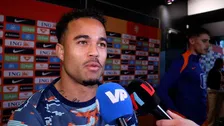 Thumbnail for article: Kluivert doet boekje open over speeches na afloop: 'De mooiste woorden...'