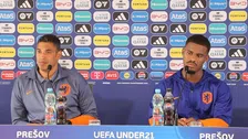 Thumbnail for article: Reiziger probeert Jong Oranje-dissonant Regeer op te lappen: 'Moeilijk voor hem'