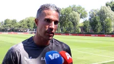 Thumbnail for article: Van Persie bewierookt Valente: 'Hij maakt een frisse, positieve indruk'