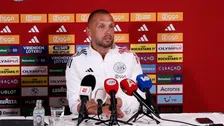 Heitinga doet Ajax-fans belofte: 'Zo veel als Farioli dat deed ga ik niet doen'