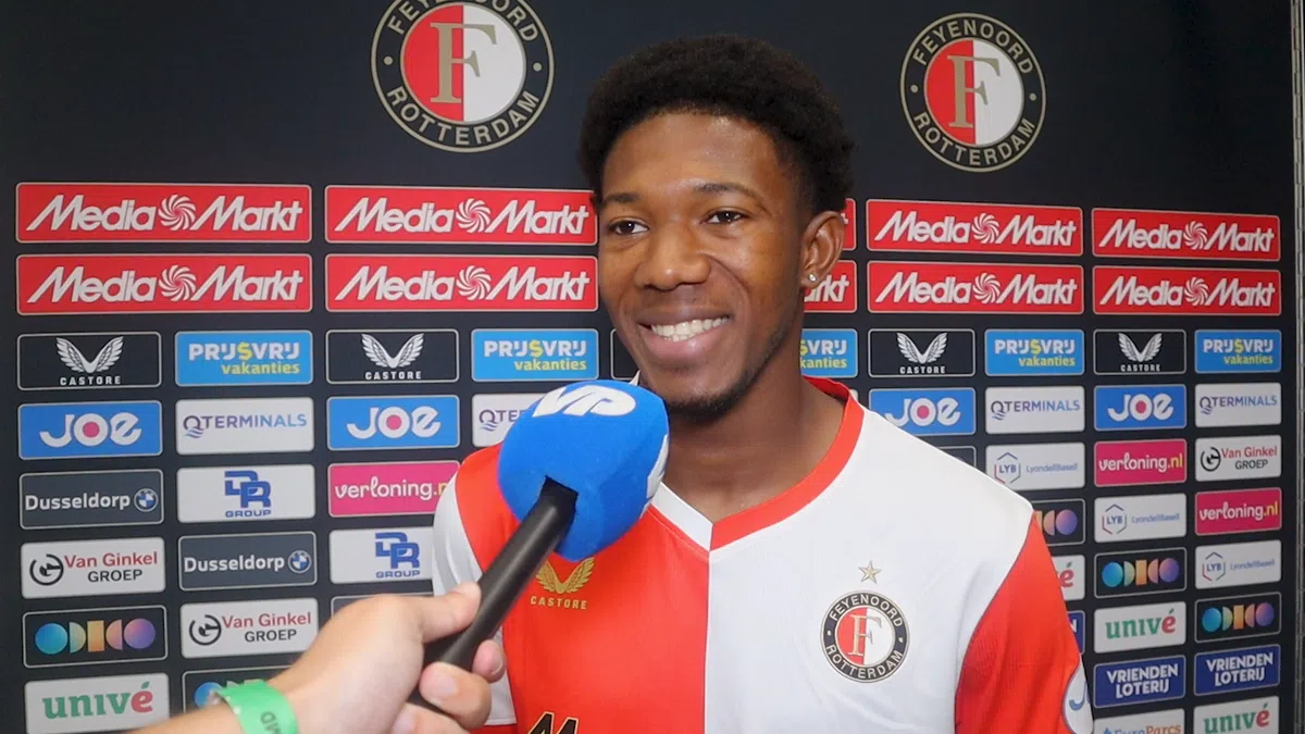 Feyenoord-aanwinst straalt van oor tot oor: 'Het was ongelofelijk'