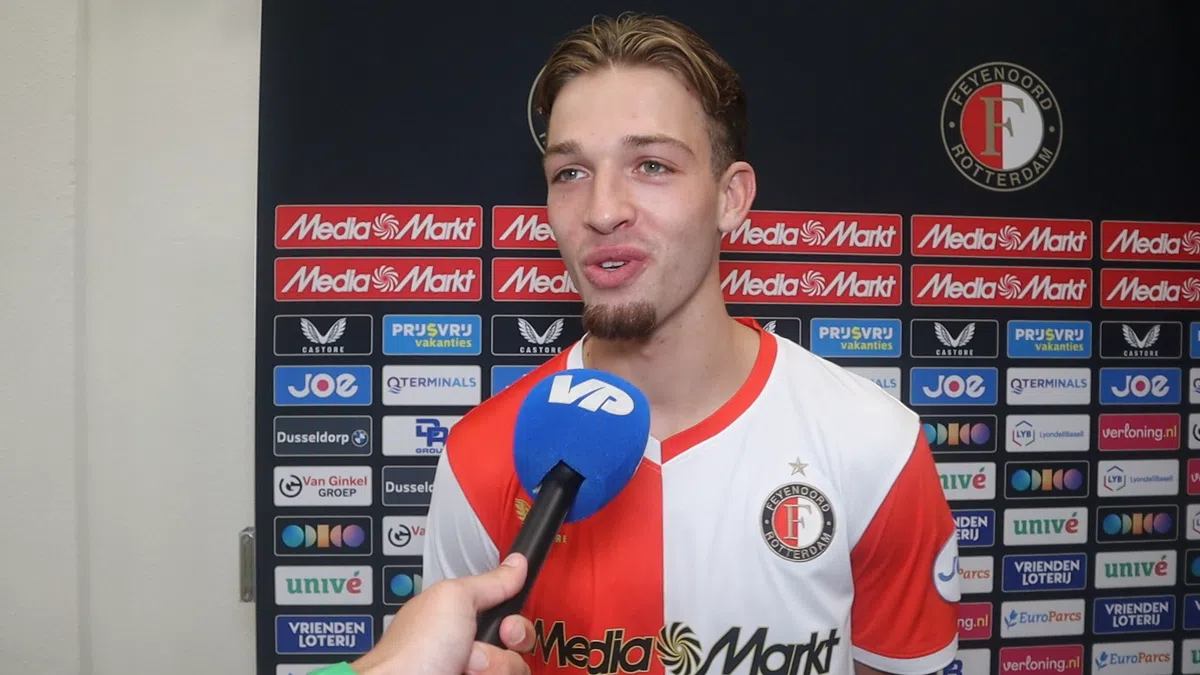 Valente was gespannen voor presentatie bij Feyenoord: 'Zenuwen toen ik in bed lag'