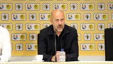 Thumbnail for article: Bosz sprak nooit met Farioli over Luuk de Jong: 'Ik zag het niet aankomen'