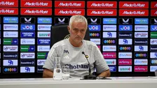 Mourinho deelt op persconferentie bijzondere complimenten uit aan Feyenoord