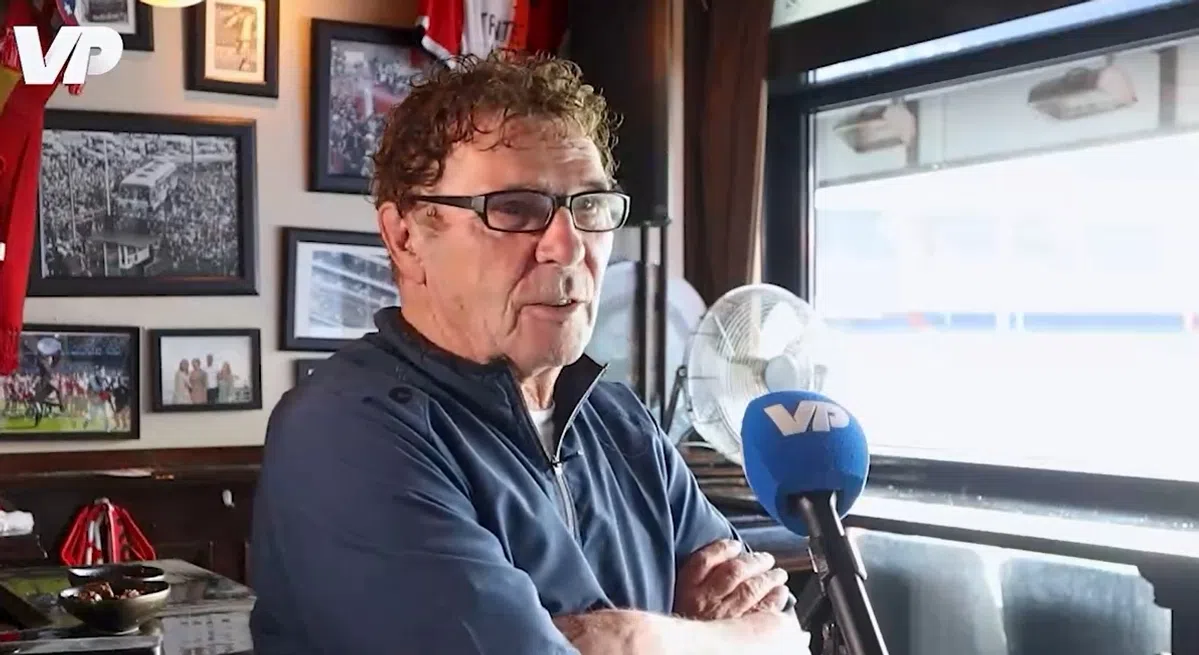 Van Hanegem kan transfersoap niet geloven: 'Het is toch abnormaal man?!'