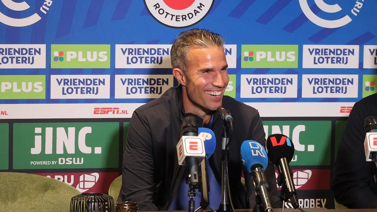 Steijn treedt in voetsporen Huntelaar, Van Persie blijft achter: 'Dat valt tegen'