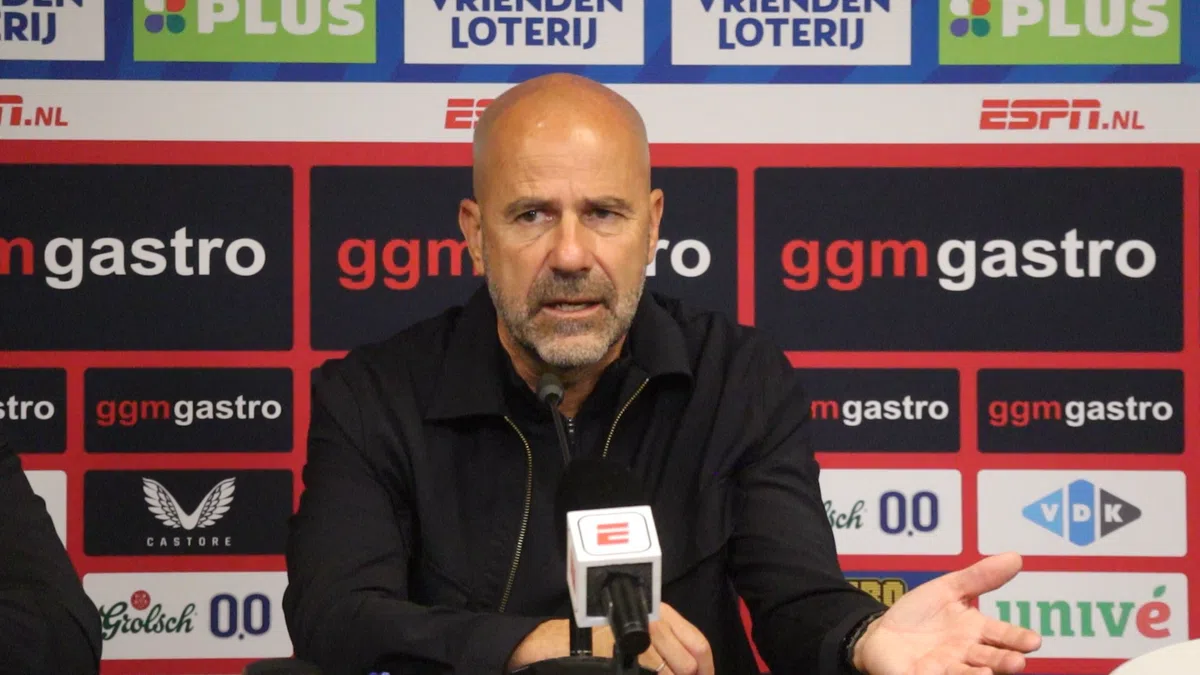 Bosz zeer tevreden na belangrijke zege PSV: 'Één van de moeilijkste wedstrijden'