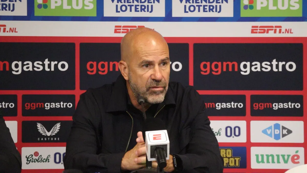 Bosz kritisch op PSV-aanwinst: 'Dat deed hij een aantal keer niet goed'