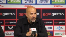 Thumbnail for article: Bosz kritisch op PSV-aanwinst: 'Dat deed hij een aantal keer niet goed'