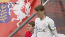 Thumbnail for article: Ongekend: PSV-schlemiel Til schiet bal voor open goal tegen de paal