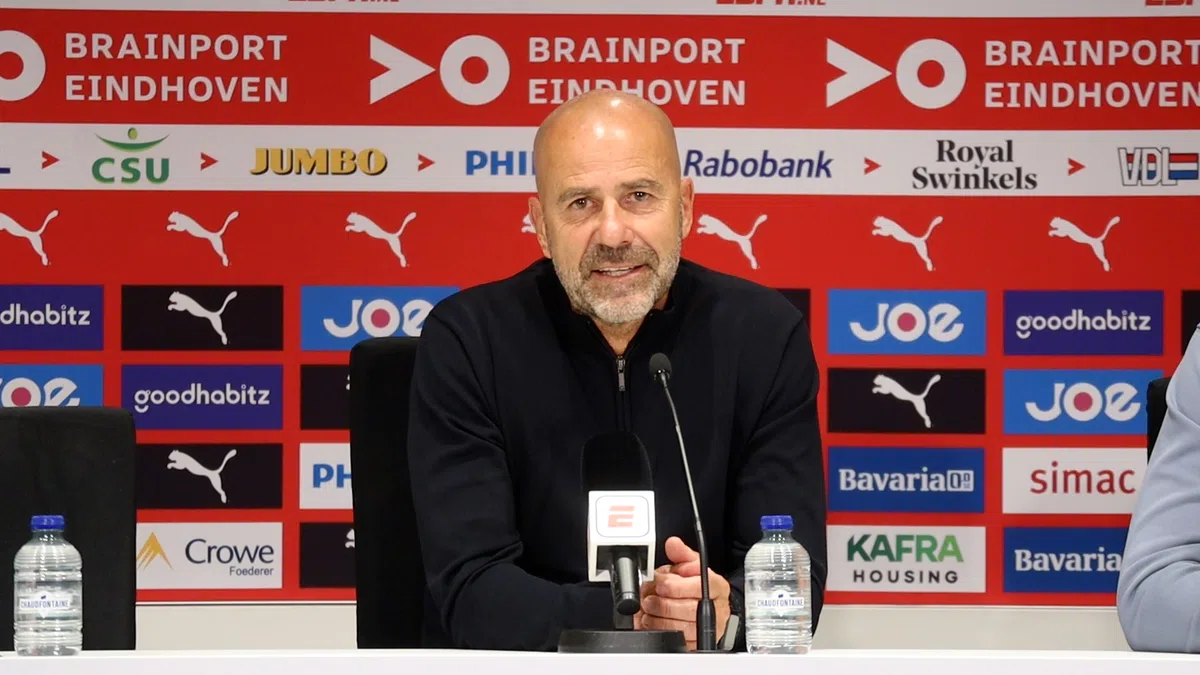 Vertrokken PSV'er valt Bosz in de armen tijdens rust: 'Hij is heel erg betrokken'