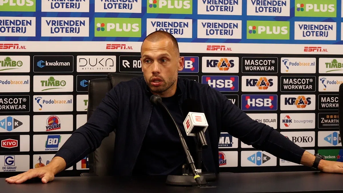 Heitinga krijgt gevoelige vraag over 'wanbeleid' Ajax: 'Speelde prima wedstrijd'