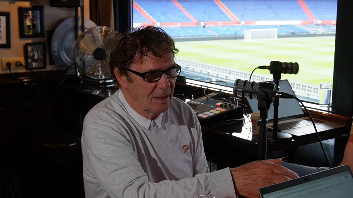 Van Hanegem constateert groot gemis bij Ajax: 'Daar begint het mee'