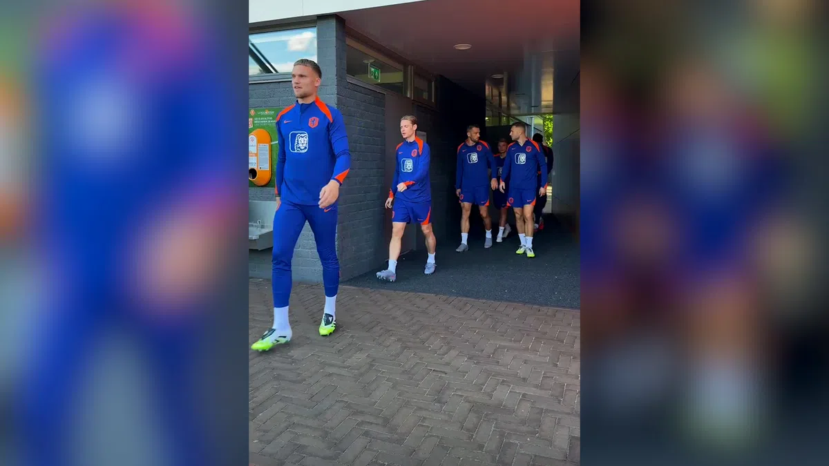 Oranje begint aan eerste training in Zeist mét Roefs en Steijn