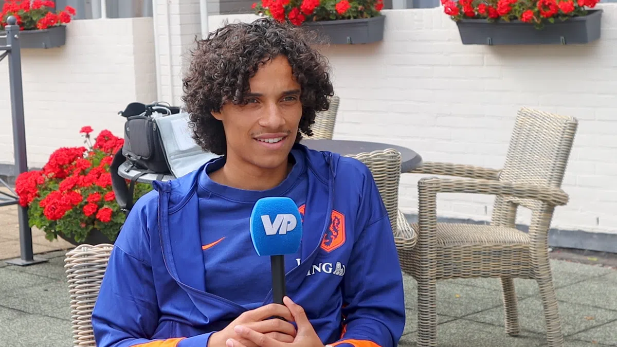 Nieuw elan bij Jong Oranje: 'Uiteindelijk moet je voor elkaar door het vuur gaan'