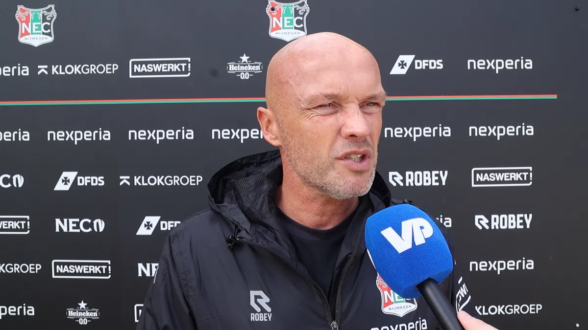 Dick Schreuder houdt zich vast aan zijn eigen spel tegen PSV: 'Dicki-taka?'