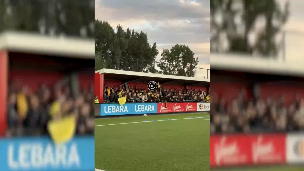 Uitvak van Vitesse bomvol tijdens uitduel met Jong AZ