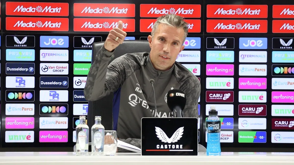 Van Persie stelt Feyenoord-fans gerust: 'Hoeven jullie je nul zorgen om te maken'