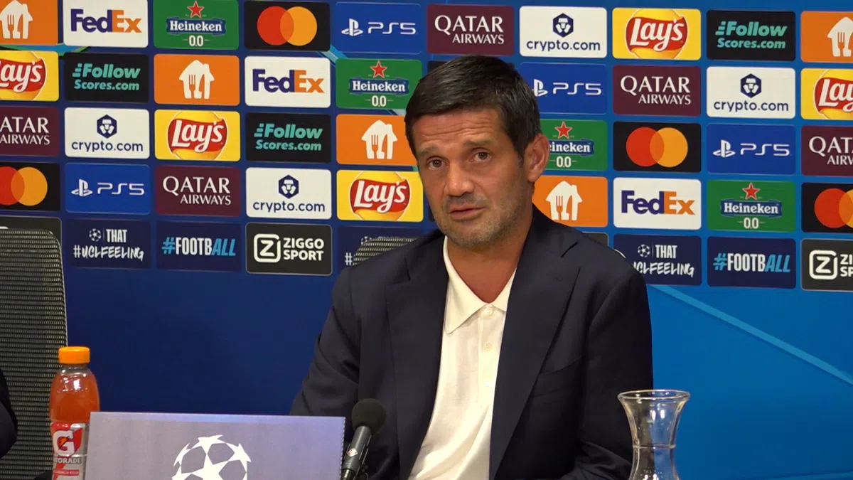 Chivu (ex-Ajacied) keert terug in de ArenA: 'Ik ben de club dankbaar'
