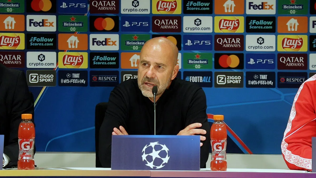 Bosz geïrriteerd door actie van Union: 'Zou ik liefst zelf schoenen aantrekken'