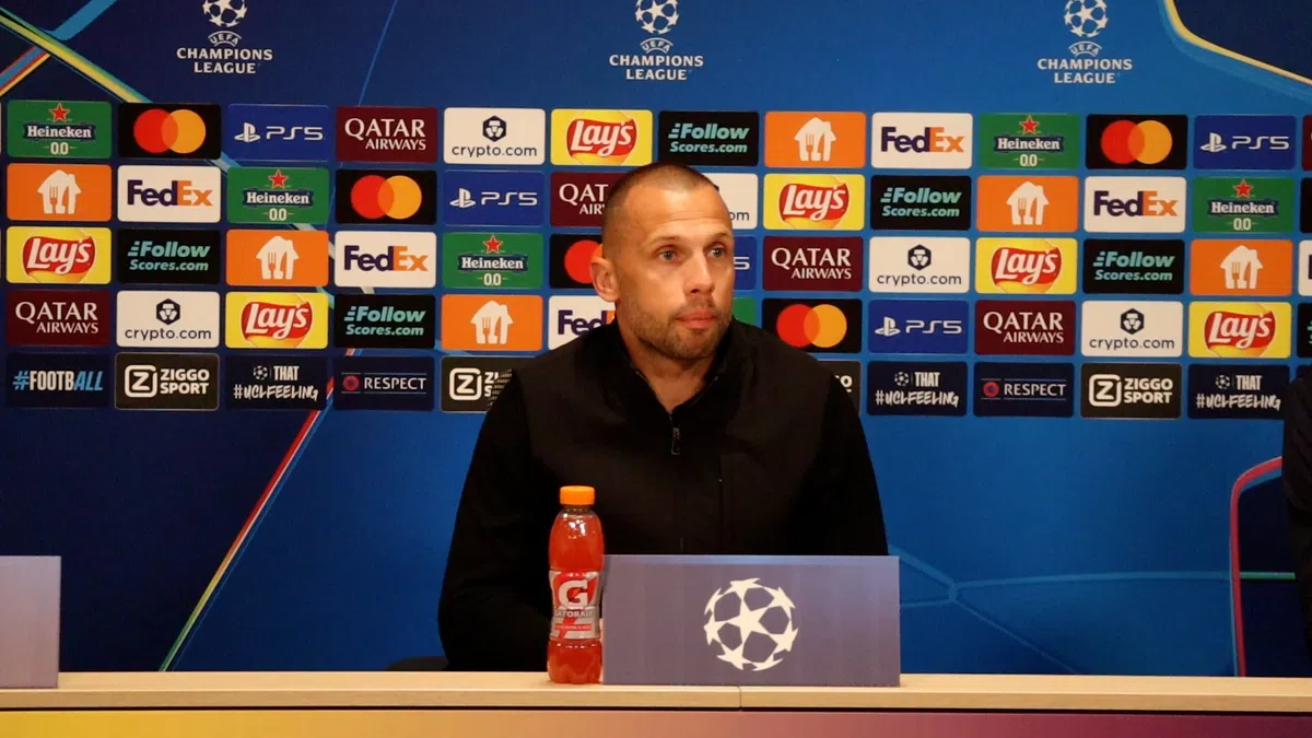 Heitinga ondanks nederlaag te spreken over Ajax-speler: 'Houdt zich goed staande'