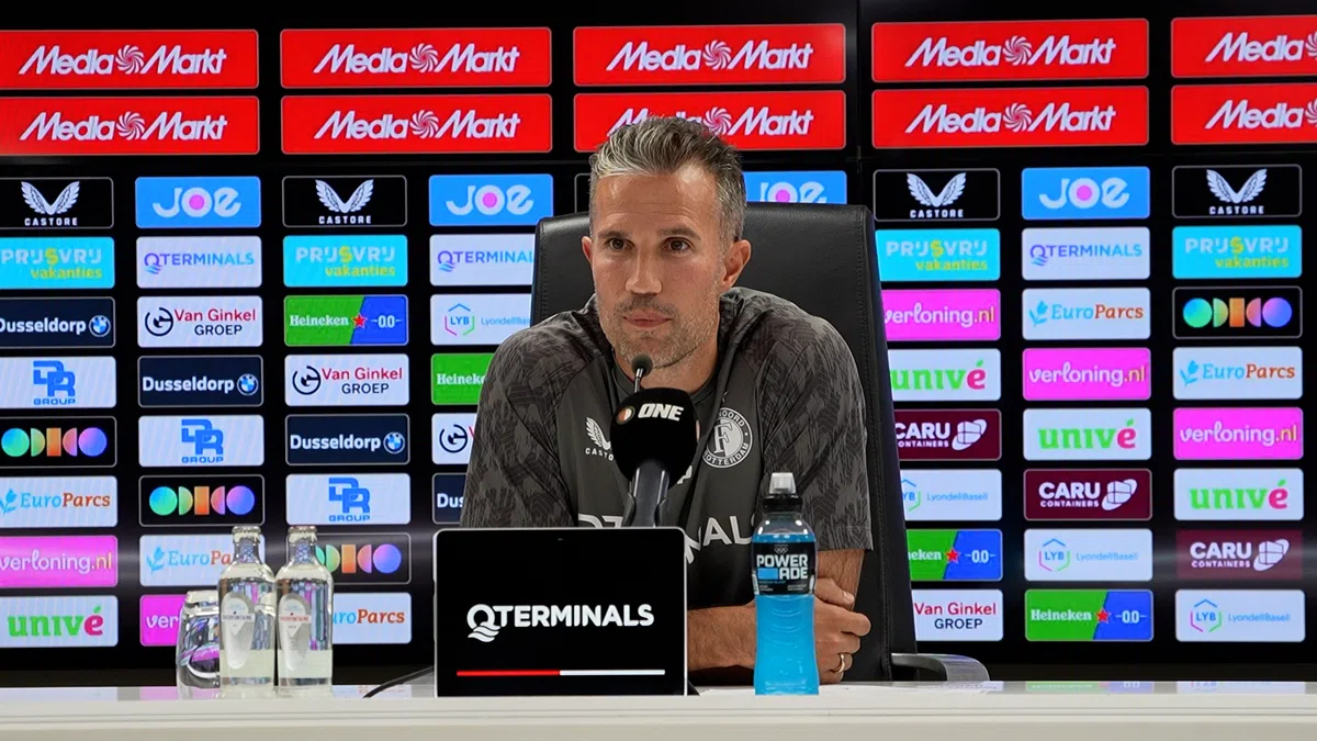 Van Persie geconfronteerd met Meerdink-uitspraak: 'Ik voel zelfs gevleid'