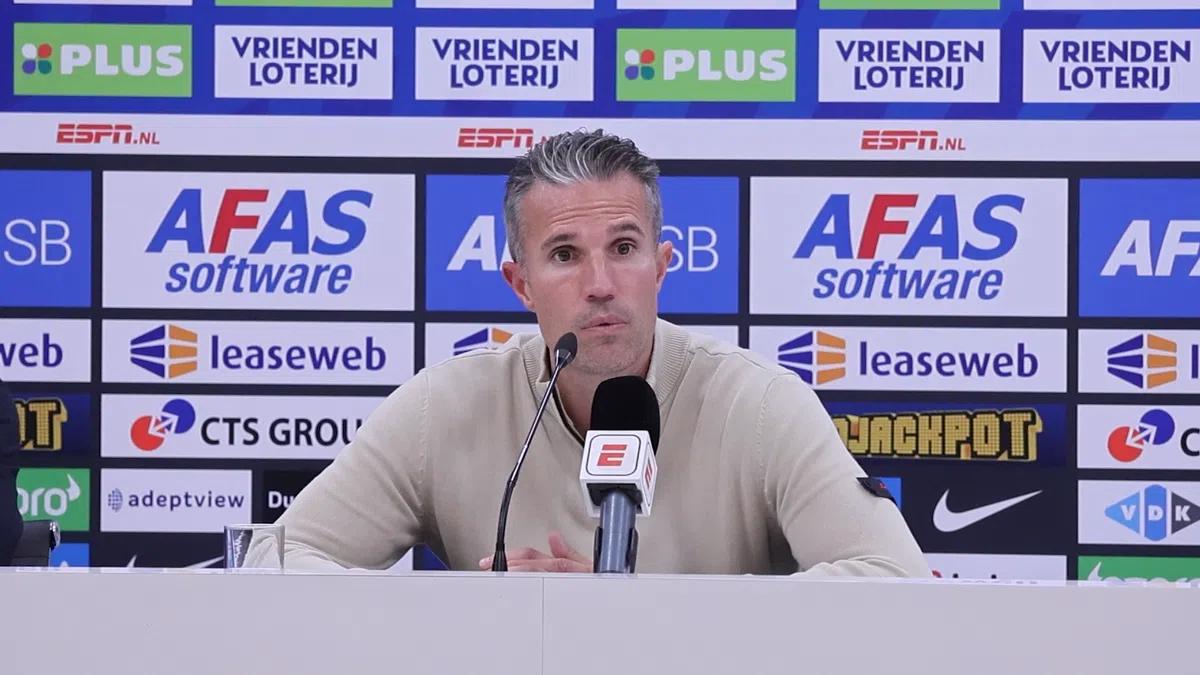 Van Persie over eerste echte test voor Feyenoord: ‘AZ is een serieus team'