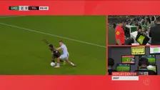 Thumbnail for article: Het VAR-moment van de week: scheidsrechter keurt omstreden Groningen-goal goed