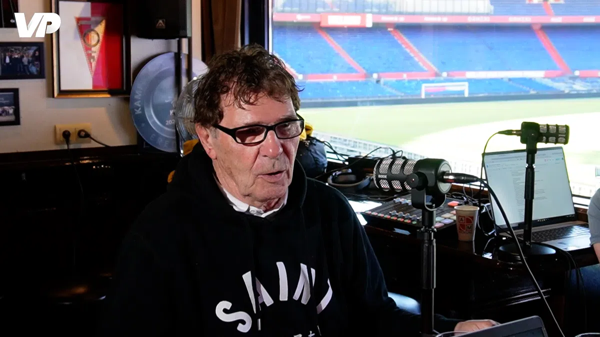 Van Hanegem kiezelhard over arbitrage in Eredivisie: 'Het is verschrikkelijk'