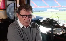 Thumbnail for article: Van Hanegem ziet groot probleem in Eredivisie: 'Droevig, verschrikkelijk gewoon'