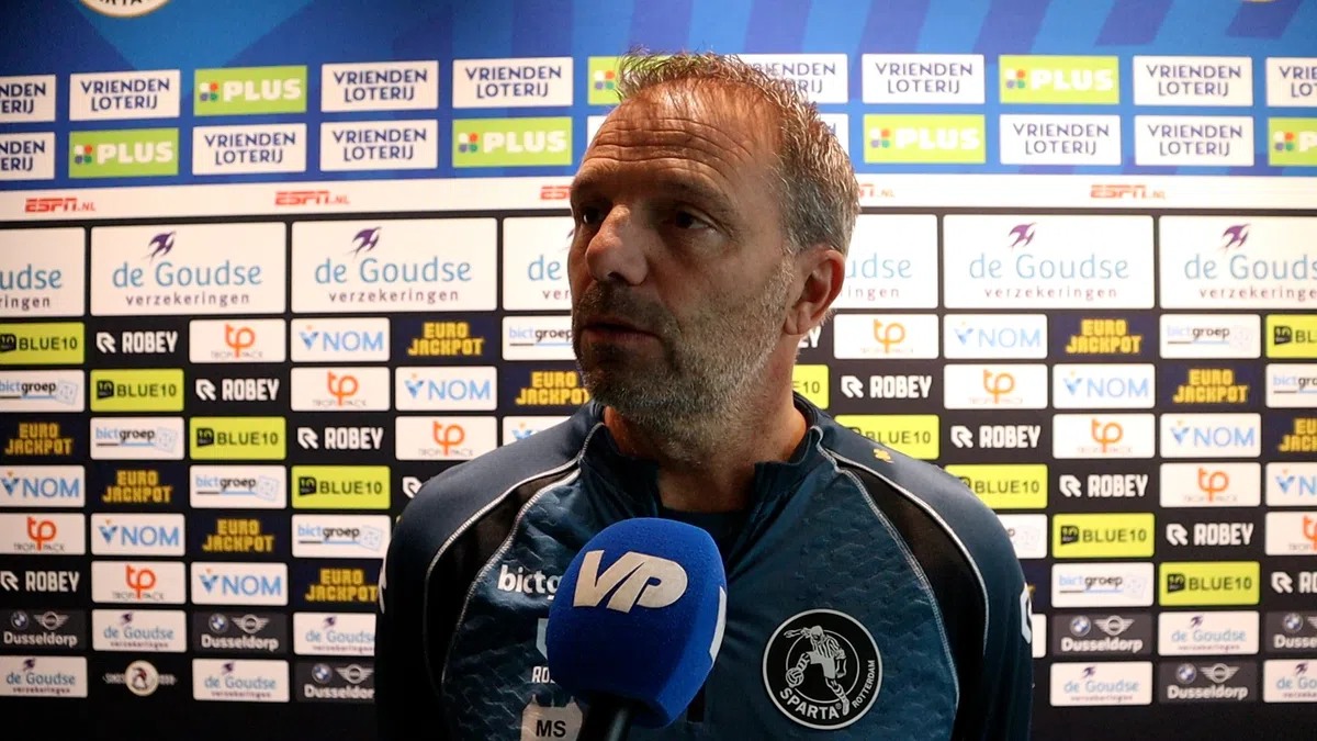 Eredivisie-trainer baalt van statistiek: 'Al veel tegen topploegen gespeeld'