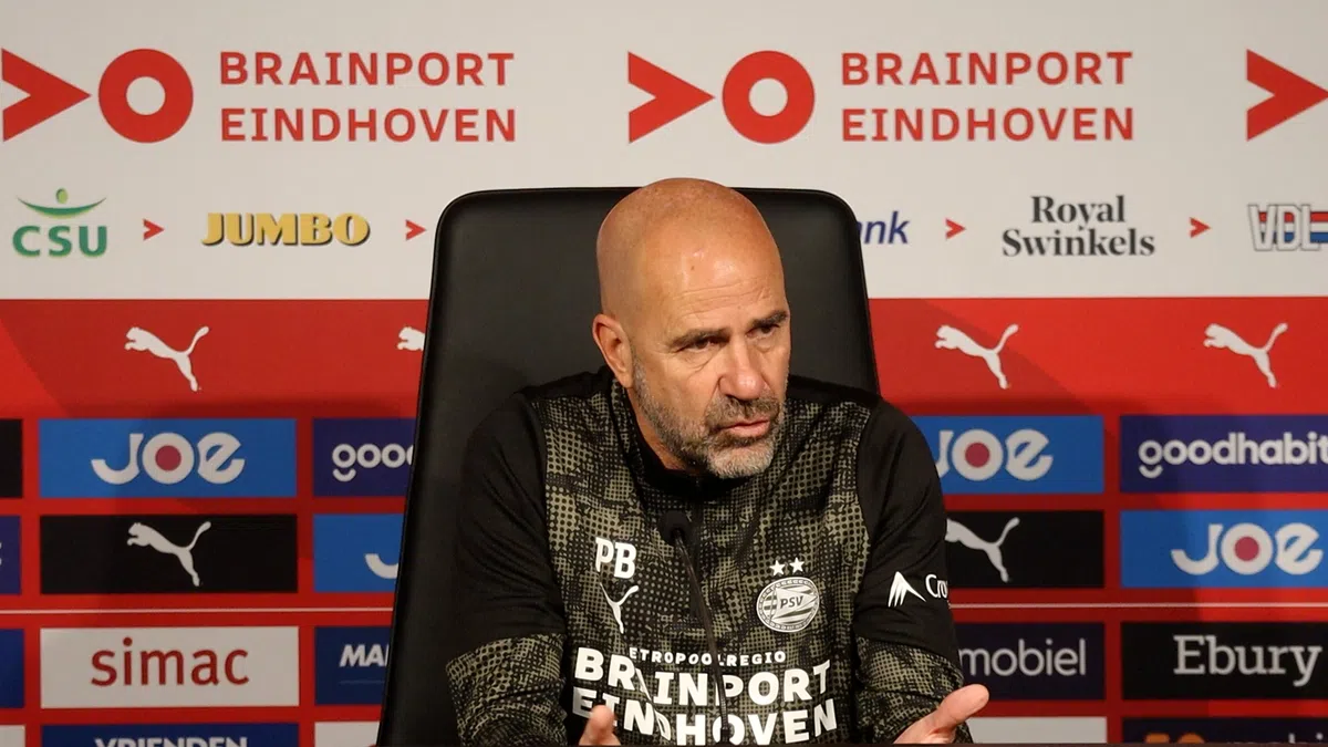 Bosz grapt over interlandtrip van PSV-speler: 'Ik zou zelf wel mee willen'