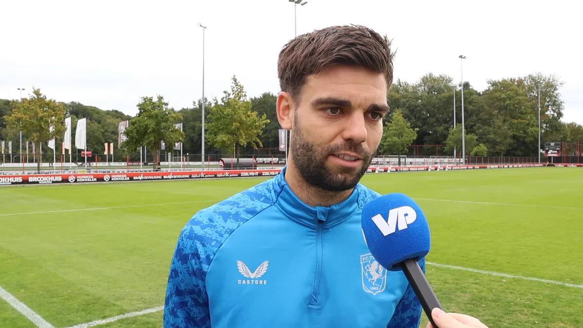Twente-aanvoerder prijst waarde Van Wolfswinkel: 'Onderschat Ricky niet!'
