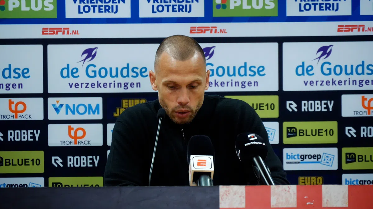 Heitinga analyseert Ajax: 'Dat was slecht, maar team vecht voor elkaar'