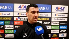 Thumbnail for article: AZ-trainer Martens zag discutabel moment tegen Ajax: 'Een vreemde beslissing'