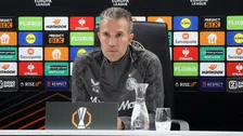 Thumbnail for article: Van Persie wil op één vraag over PSV geen antwoord geven: 'Je kan het proberen'