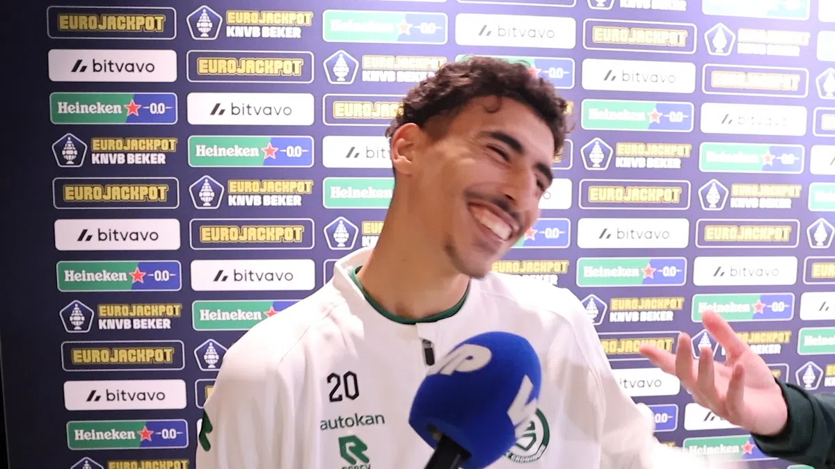 Seuntjens corrigeert Taha meteen na Groningen-verspreking: "Niet doen!"