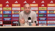 Thumbnail for article: Heitinga gevraagd naar opmerkelijk moment: vierde official woest op Ajax-assistent